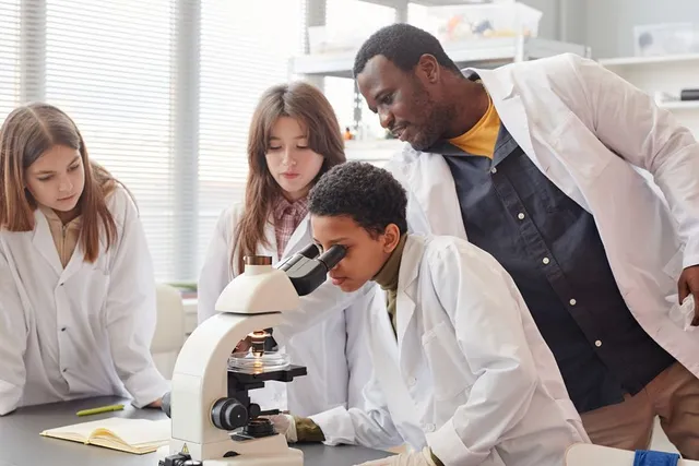 Microscope pour lécole  Intérêt et utilisation